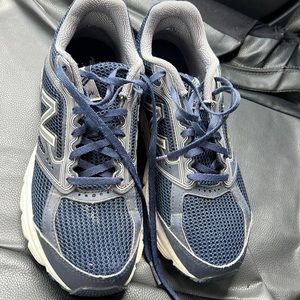 New Balance 460